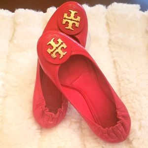 TORY BURCH REVA PATENT LEATHER FLATS
